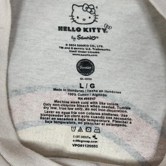 Hello Kitty Graphic T-Shirt Rainbow Back Print Everyday Tee Womrn's size Large‎ - Picture 4 of 4